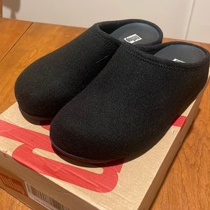 Fit Flop - Shuv Felt Clog (size 7 - BRAND NEW, never worn)
